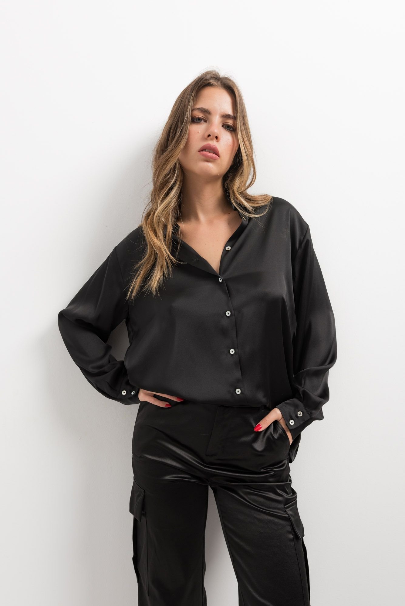 PANTALON SATINADO CARGO - Imagen 7