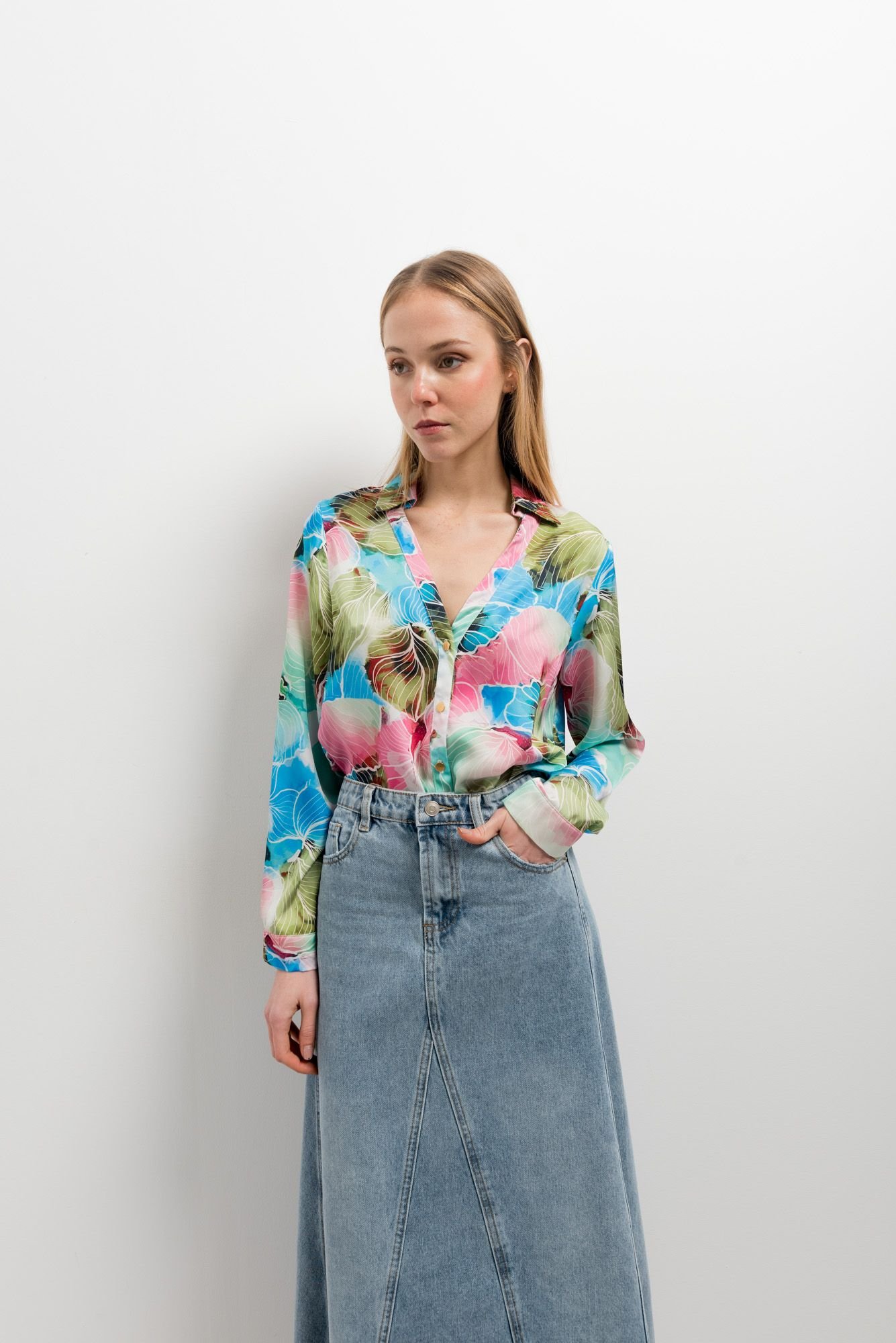 CAMISA SATINADA ESTAMPADA - Imagen 2