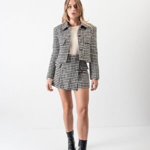 SHORT CON SOBREFALDA