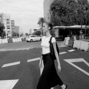 FALDA MIDI CON CINTURÓN