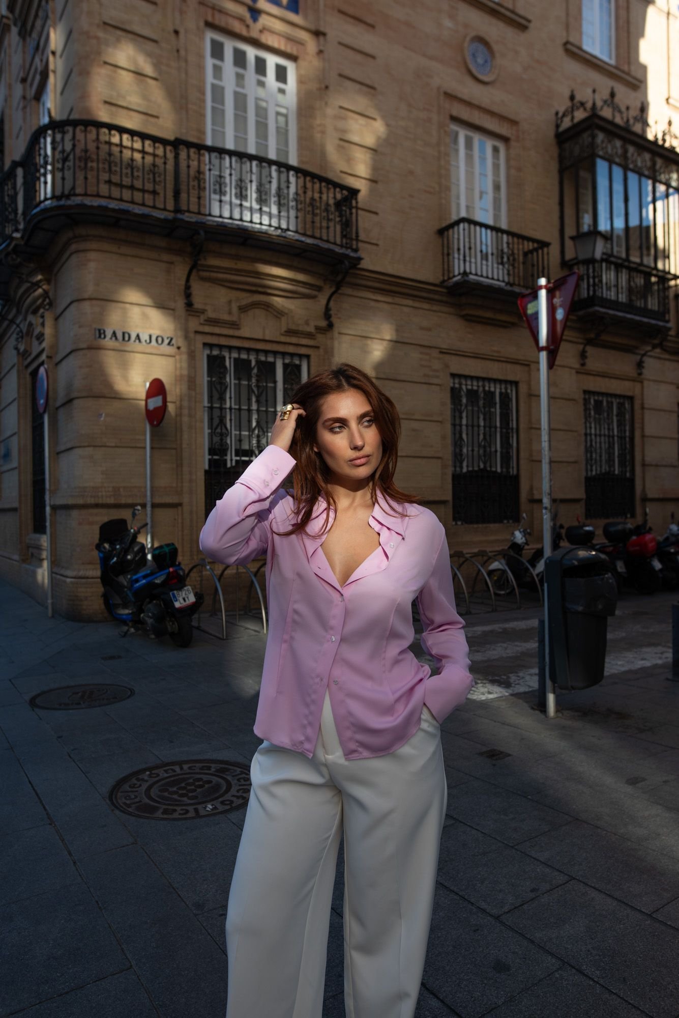 CAMISA ENTALLADA PINZAS - Imagen 7