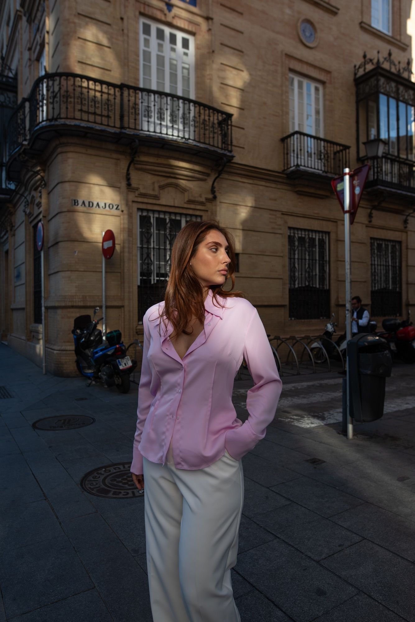 CAMISA ENTALLADA PINZAS - Imagen 8