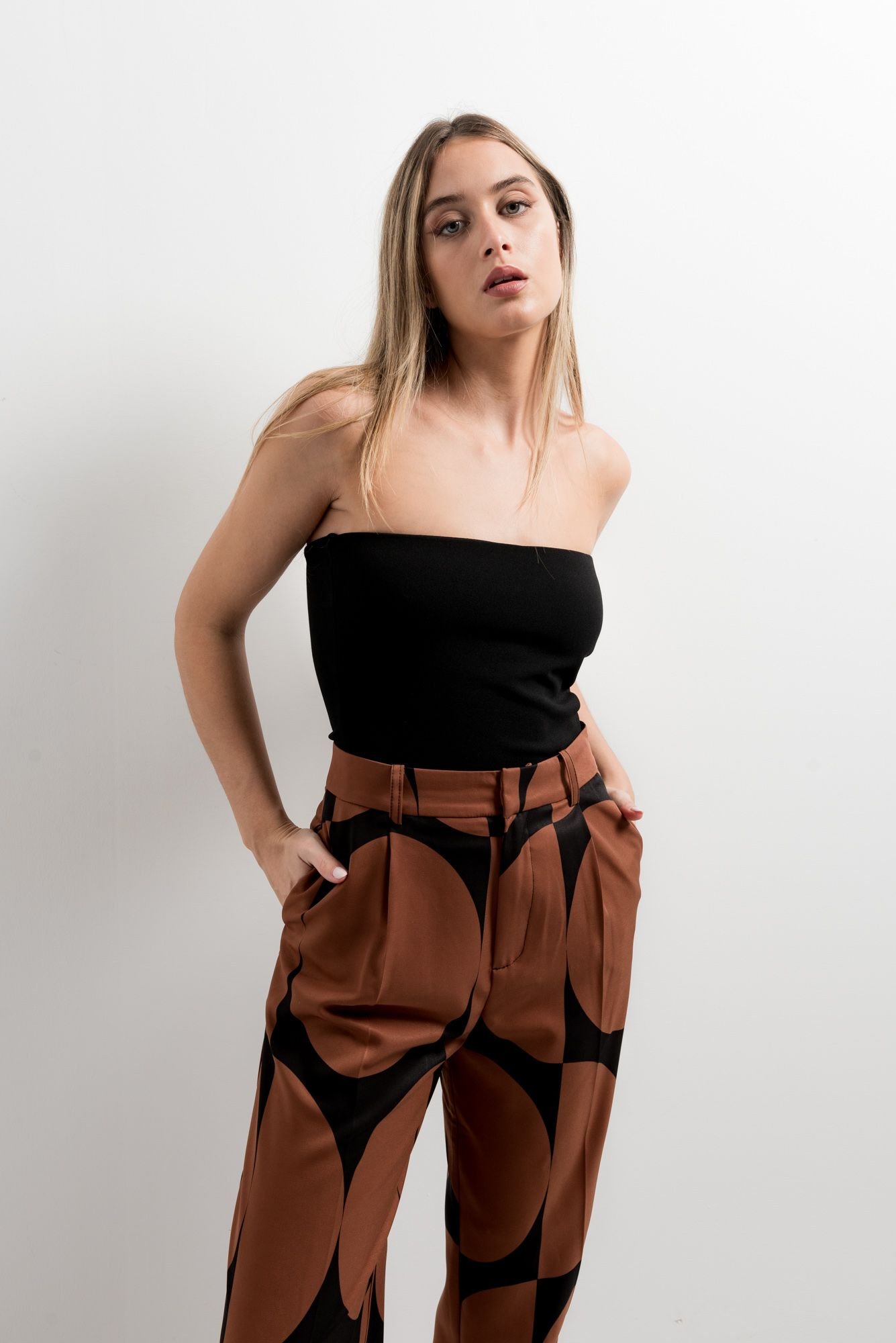 PANTALÓN ESTAMPADO GEOMETRICO - Imagen 4