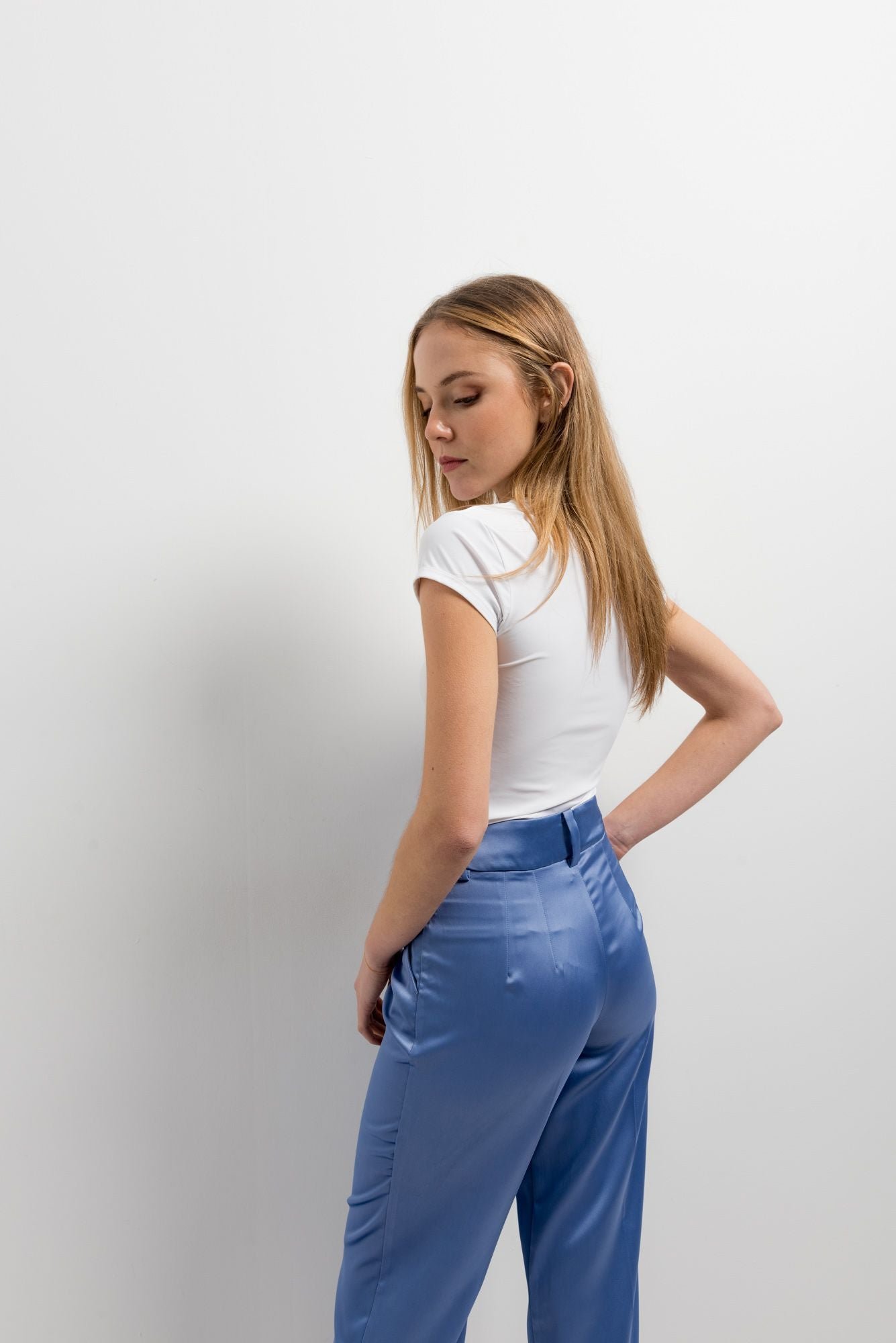 PANTALÓN SATINADO RECTO - Imagen 4