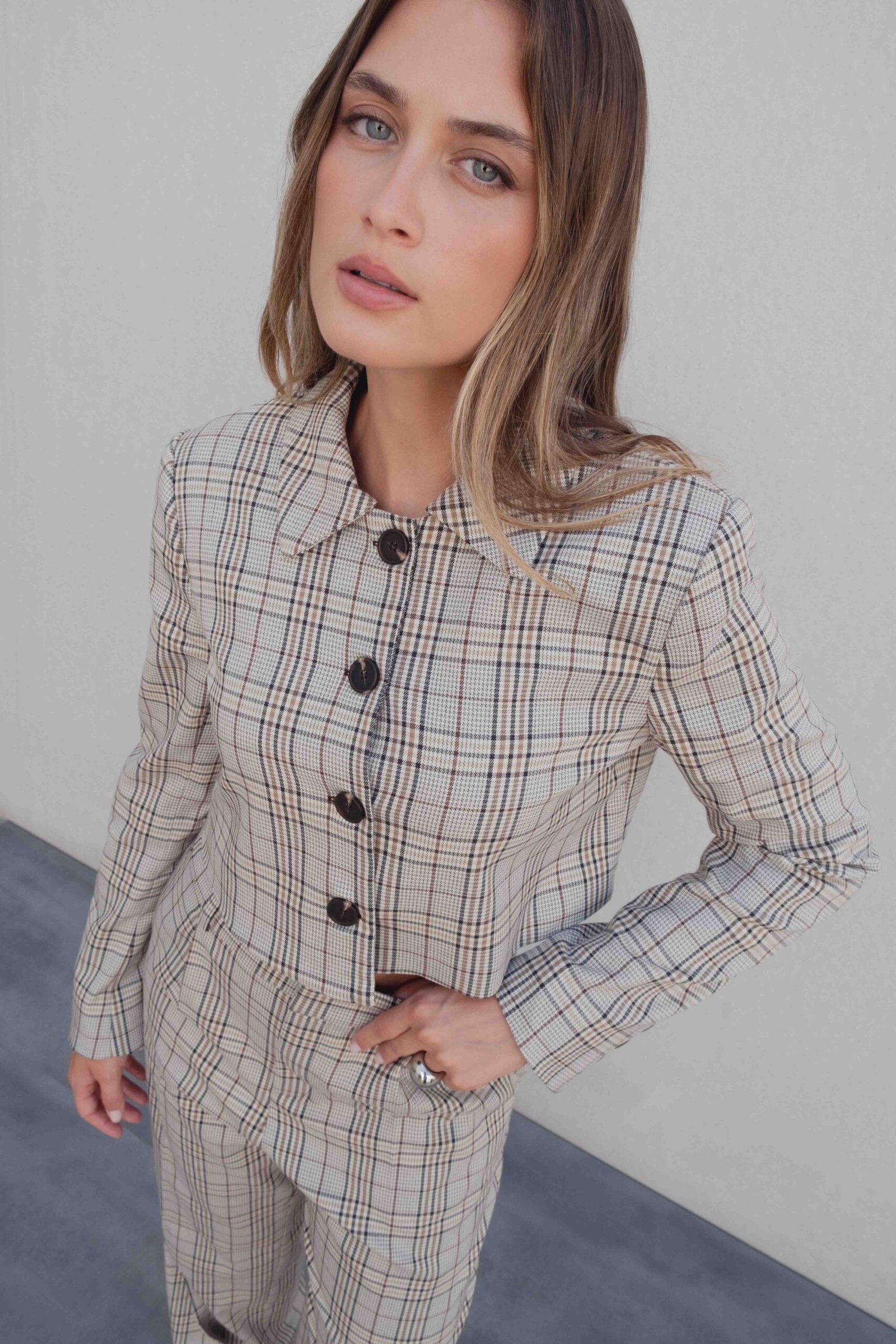 PANTALÓN PINZAS CUADROS - Imagen 3