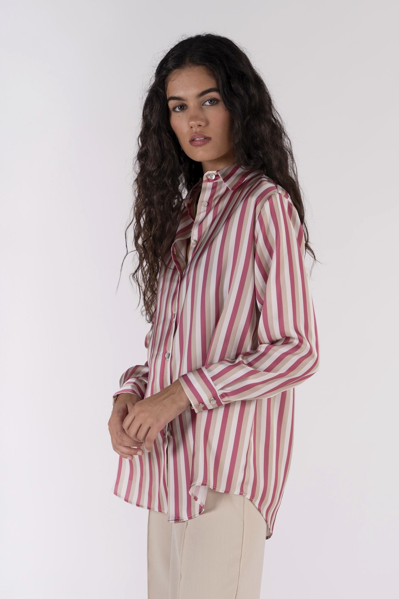 CAMISA SATINADA ESTAMPADA - Imagen 4