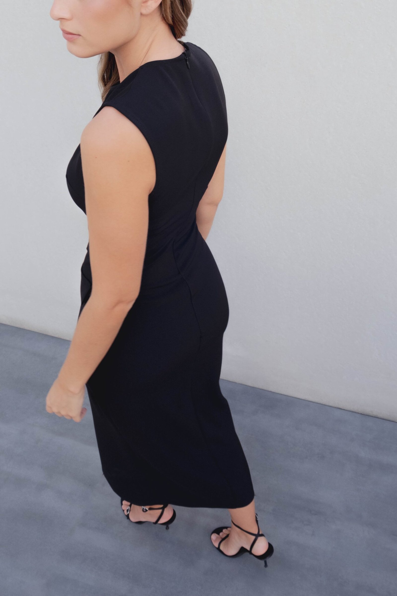 VESTIDO MIDI CINTURÓN - Imagen 4