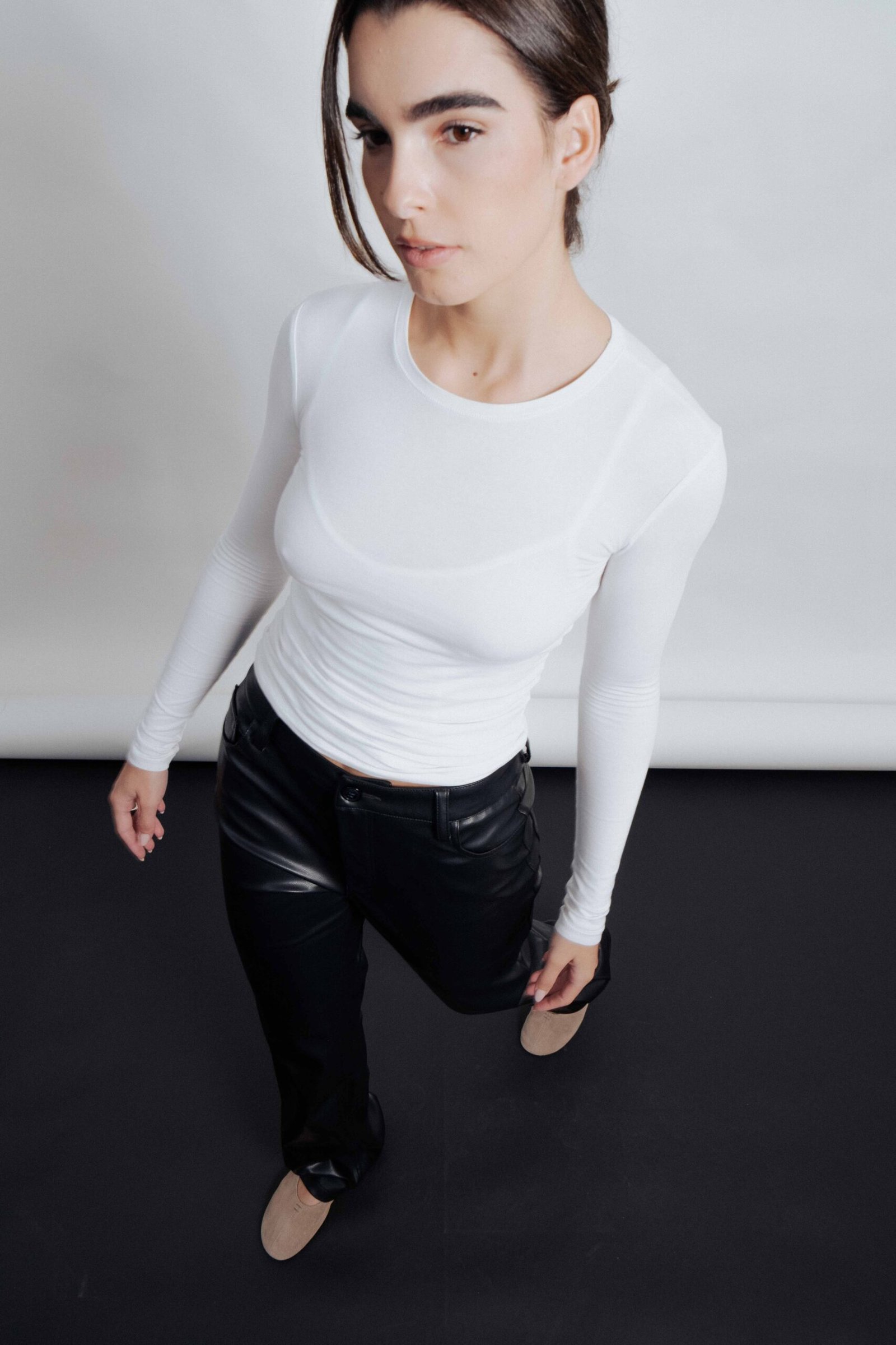 PANTALON EFECTO PIEL - Imagen 2