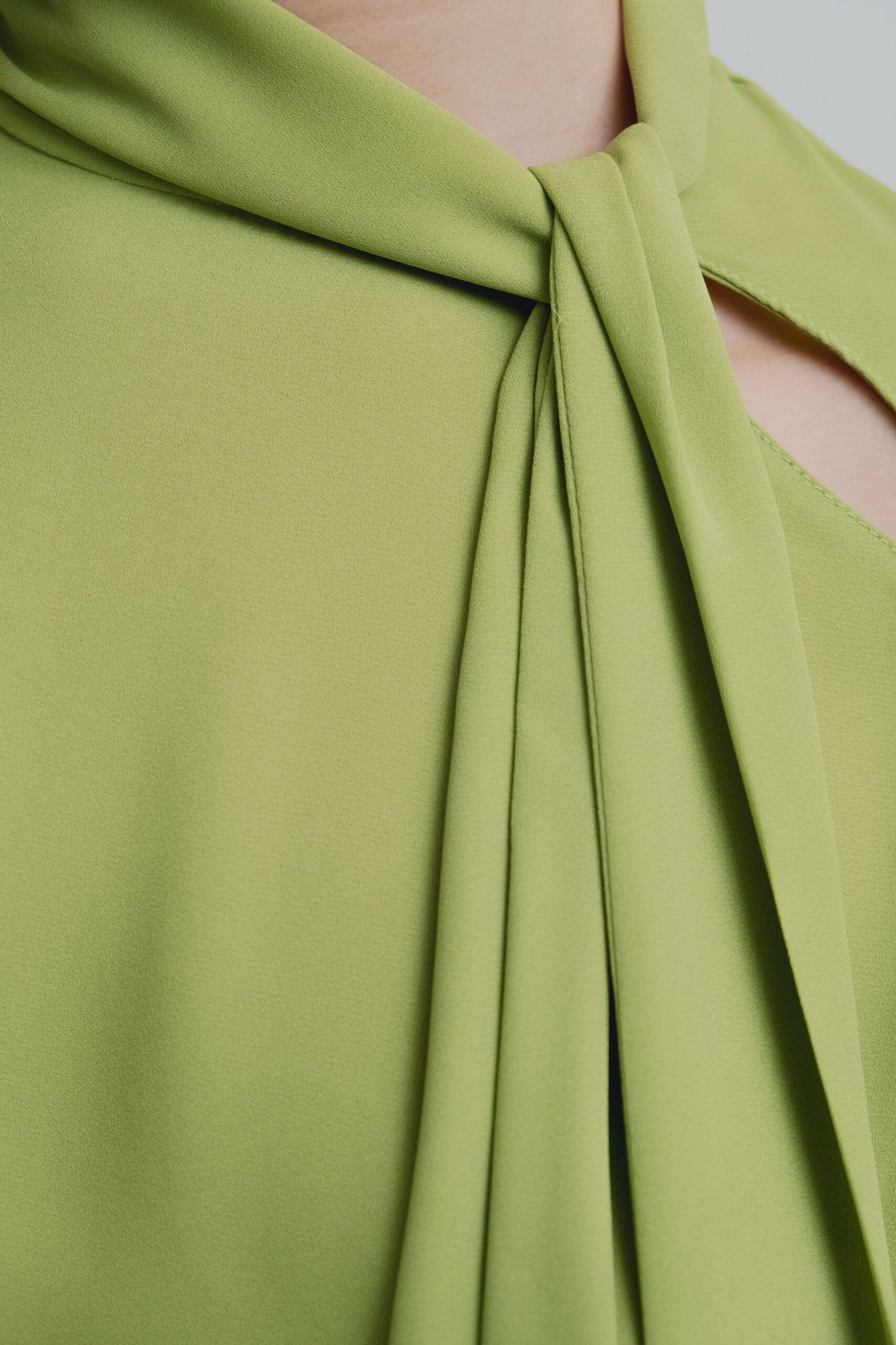 CAMISA VERDE LAZADA - Imagen 3