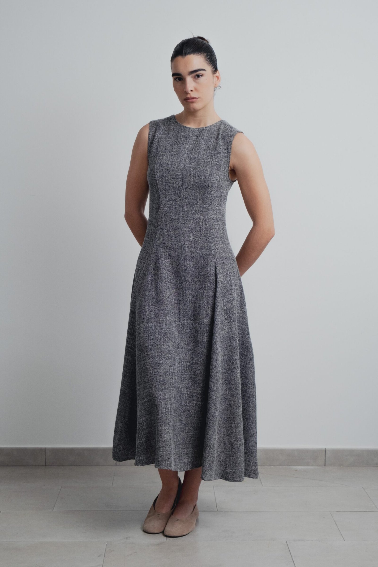 VESTIDO MIDI ESTRUCTURA - Imagen 2