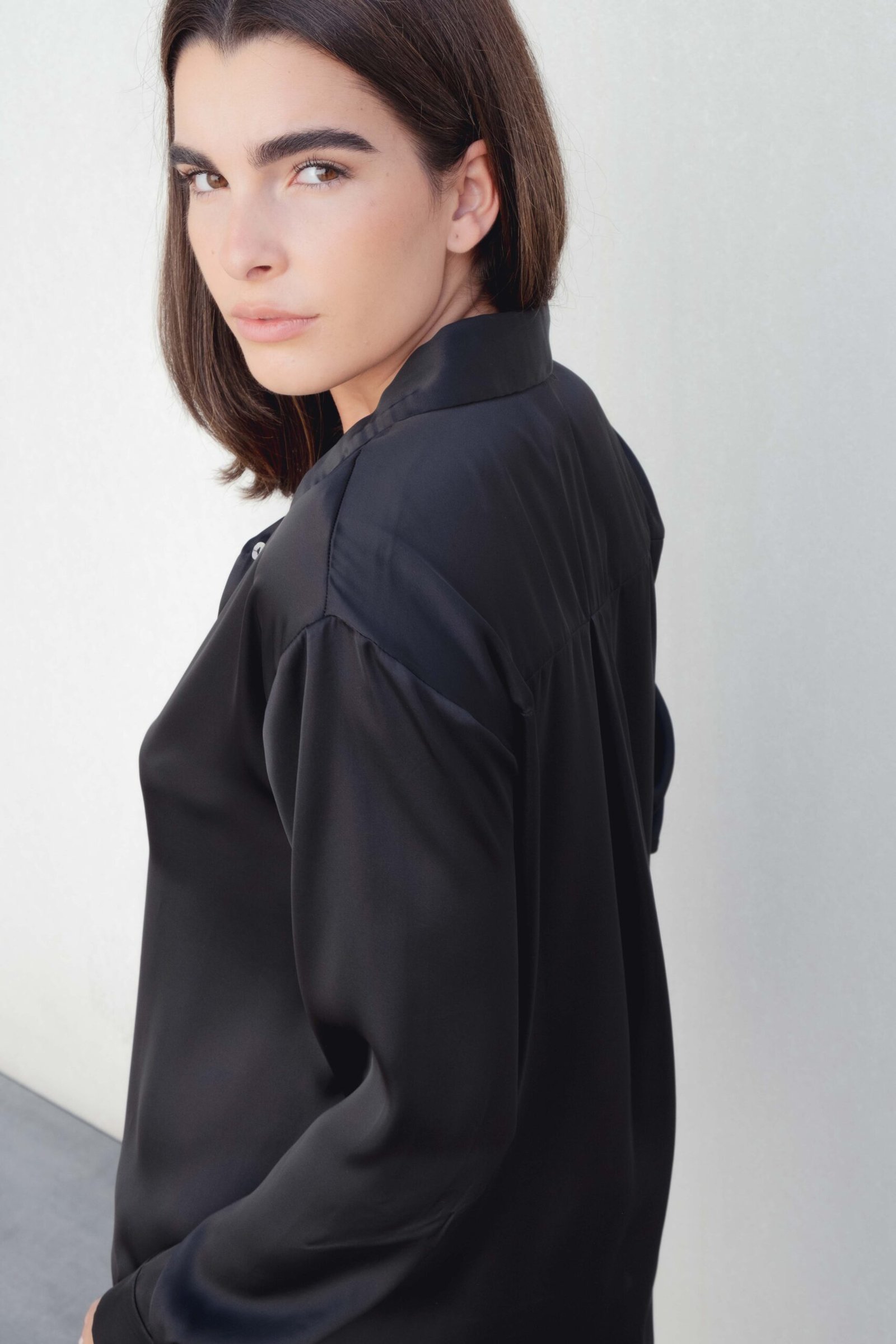 CAMISA SATINADA - Imagen 4