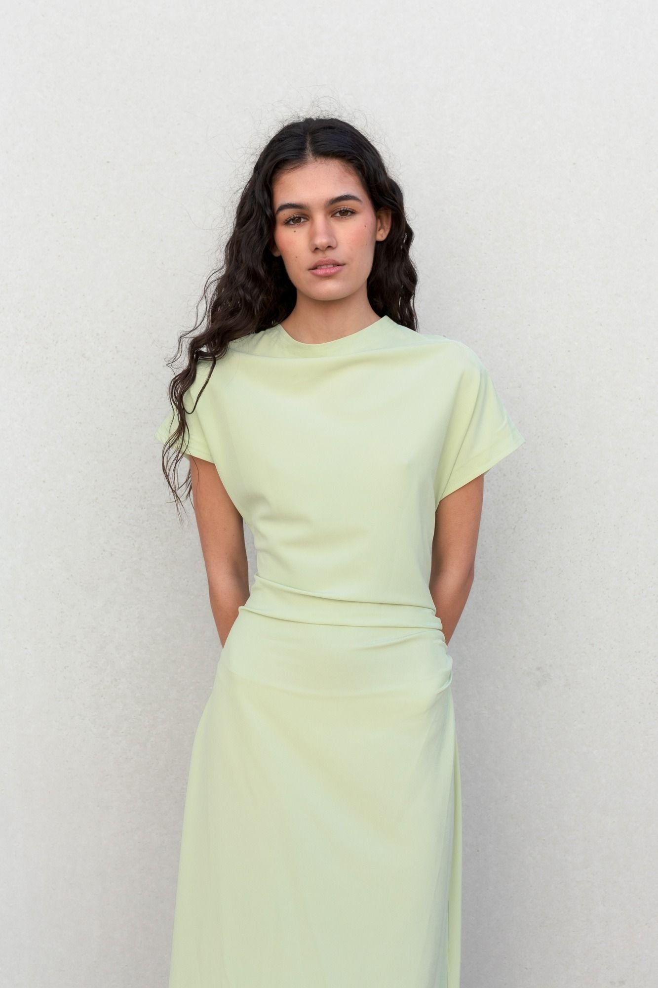 VESTIDO MIDI FRUNCES - Imagen 2