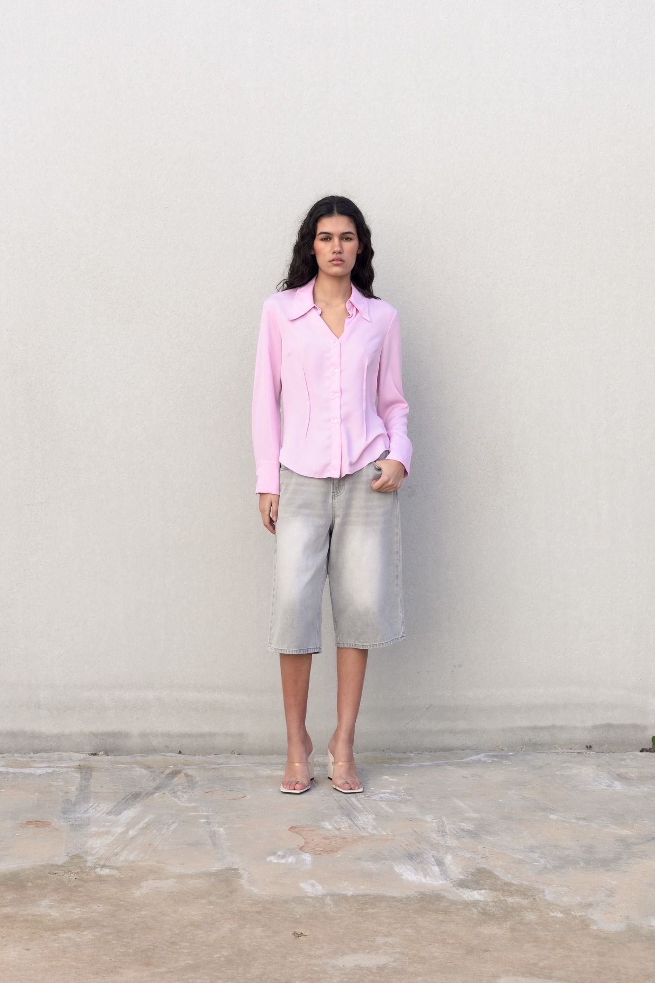 CAMISA ENTALLADA PINZAS