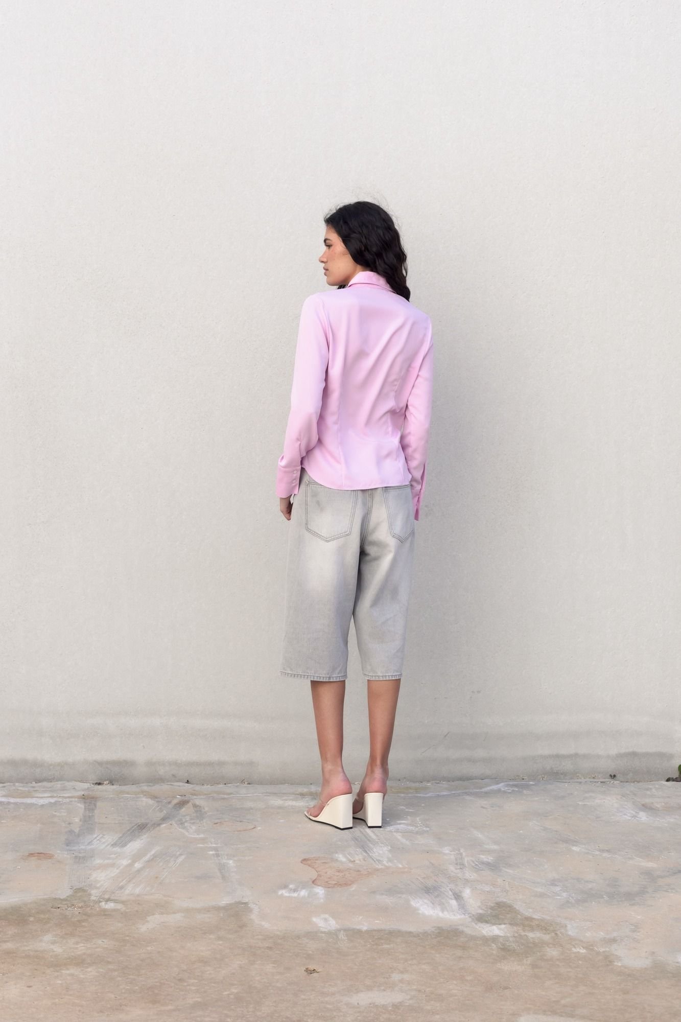 CAMISA ENTALLADA PINZAS - Imagen 5