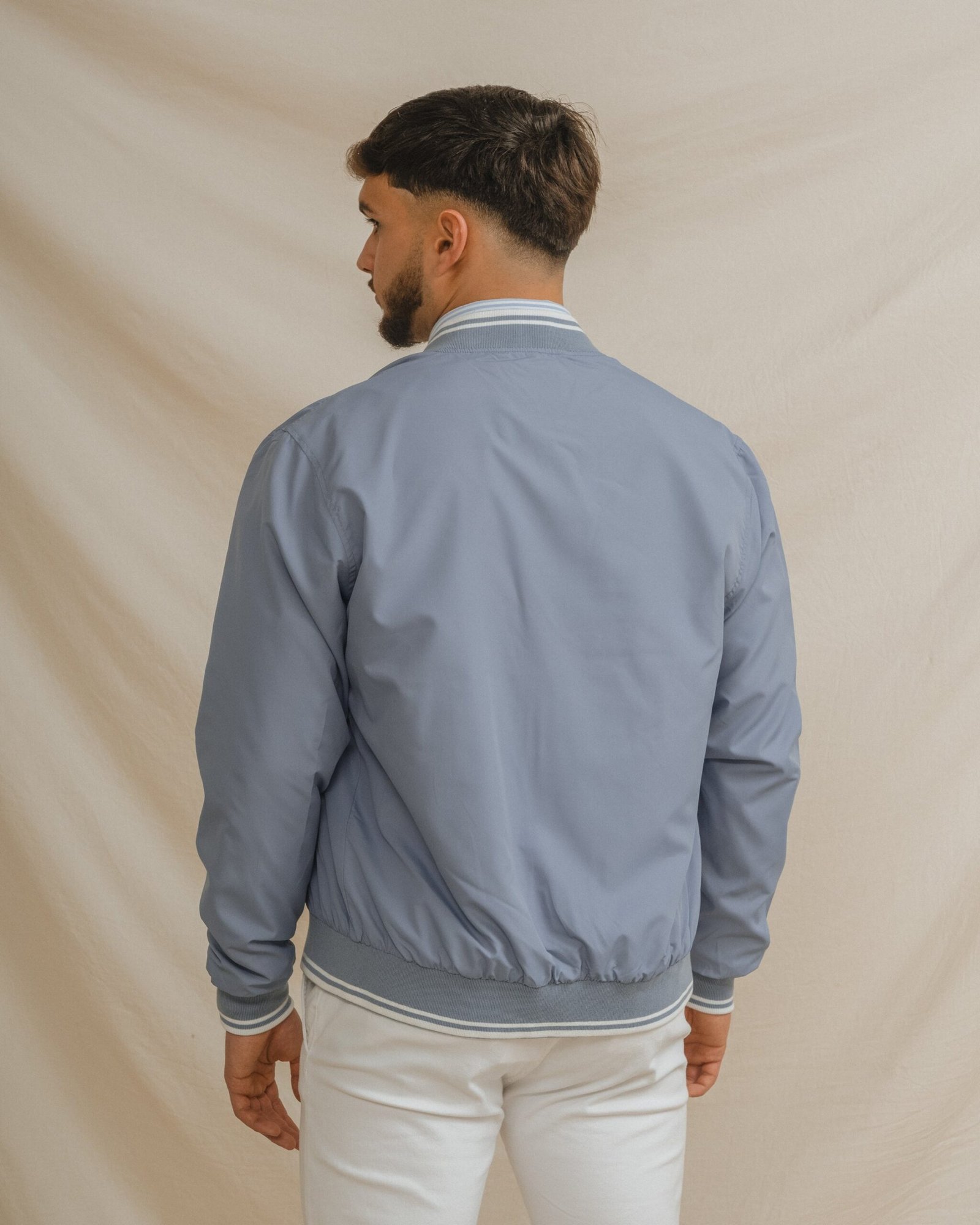 CAZADORA BOMBER LIGERA CELESTE - Imagen 4