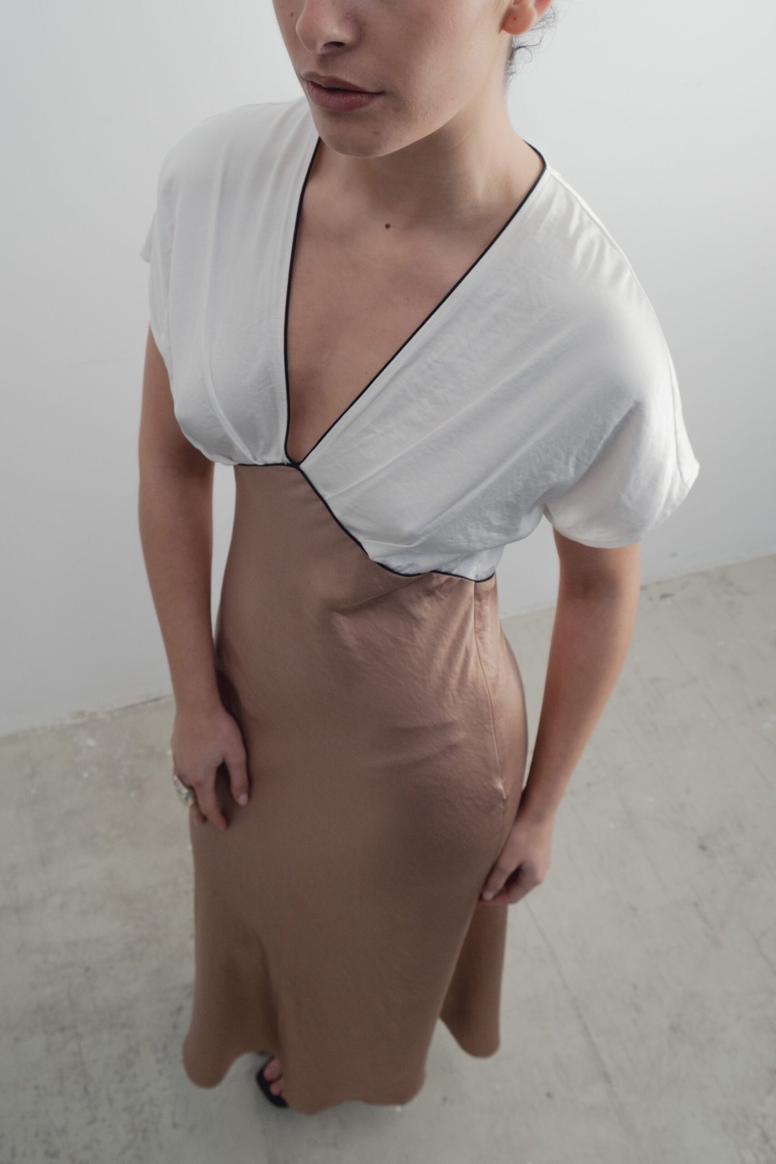 VESTIDO SATINADO VIVOS CONTRASTE - Imagen 4