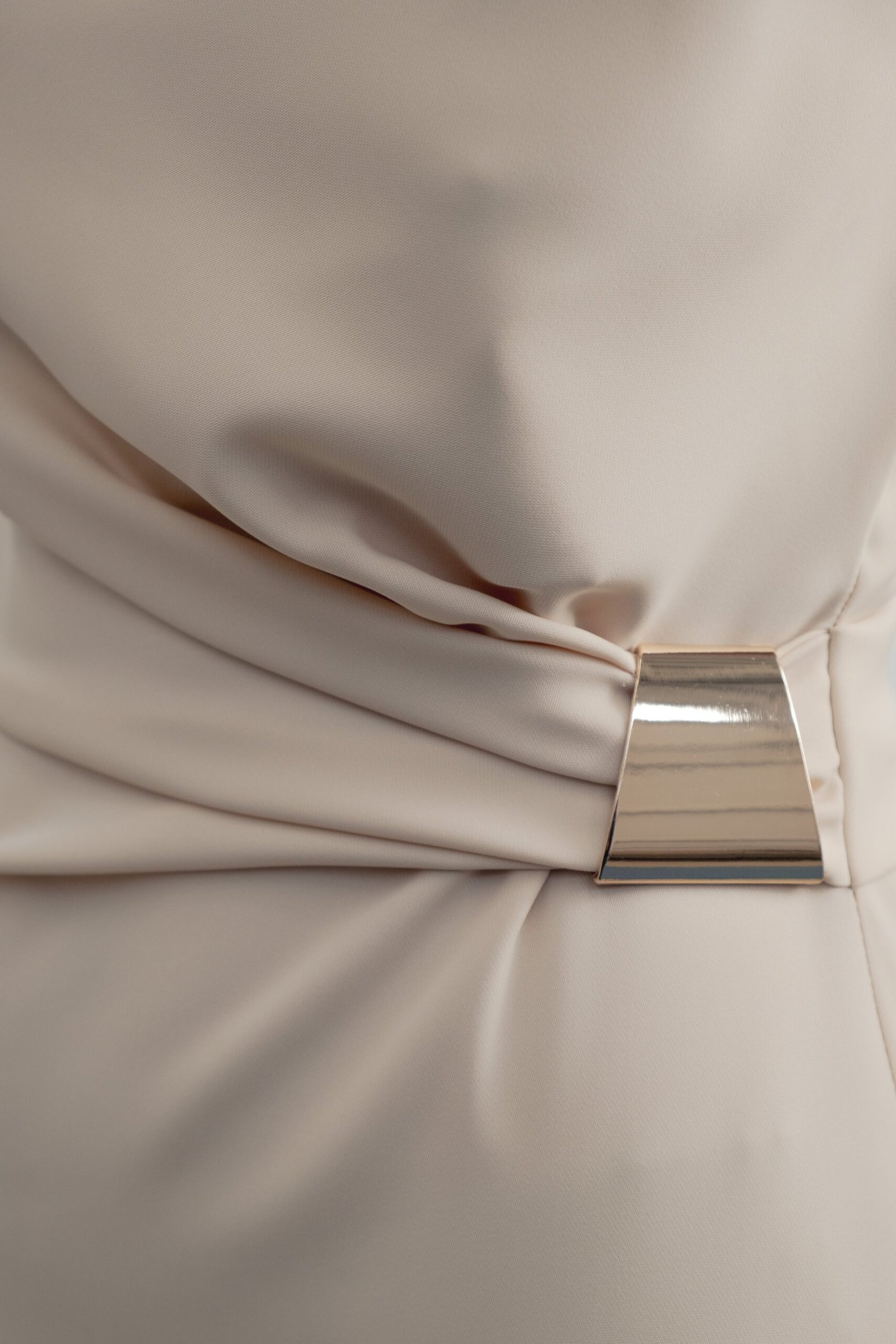 VESTIDO MIDI APLIQUE DORADO - Imagen 5