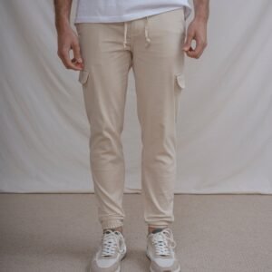 PANTALÓN CHINO CARGO CON GOMA BEIGE