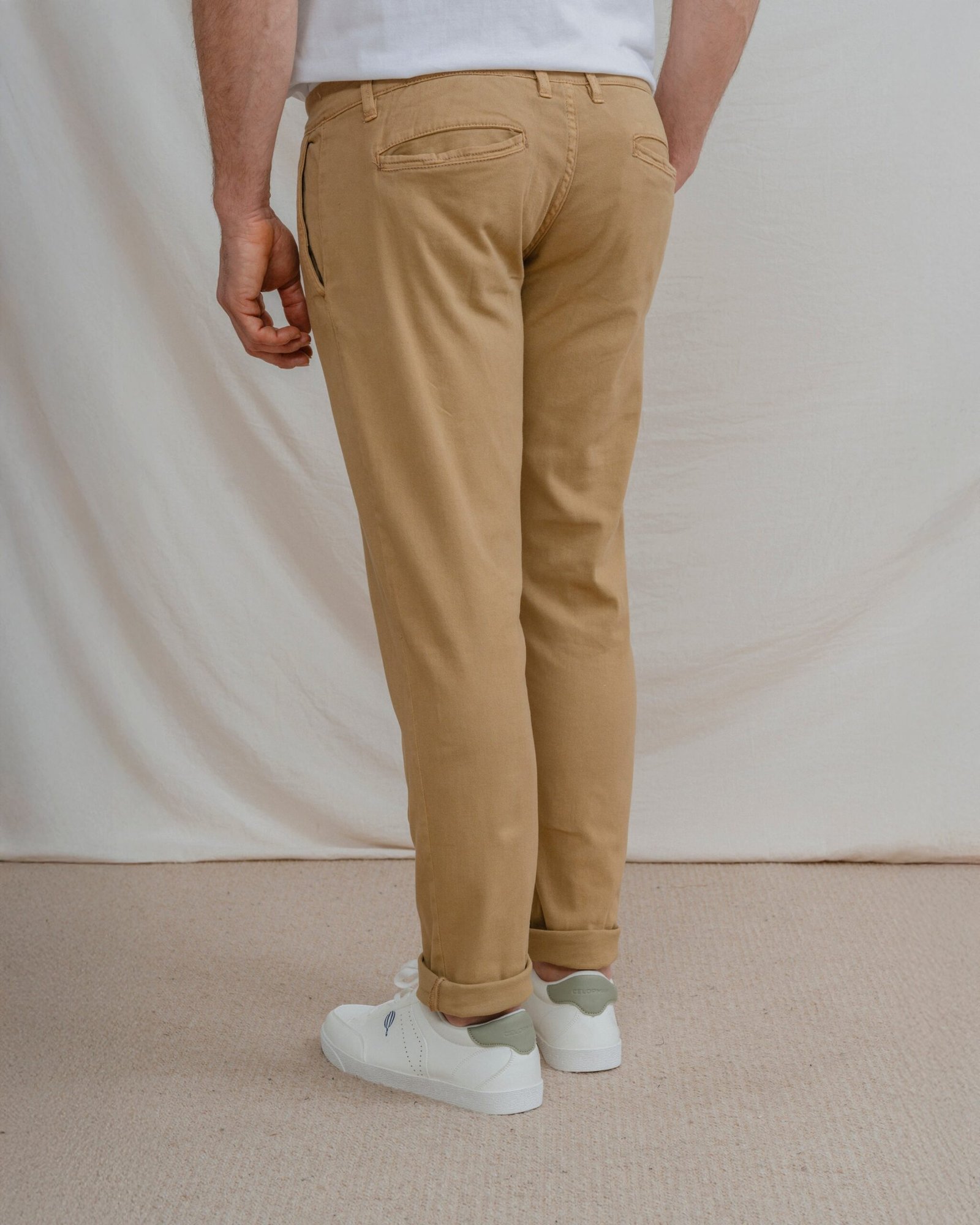 PANTALÓN CHINO SKINNY CROPPED CAMEL - Imagen 5