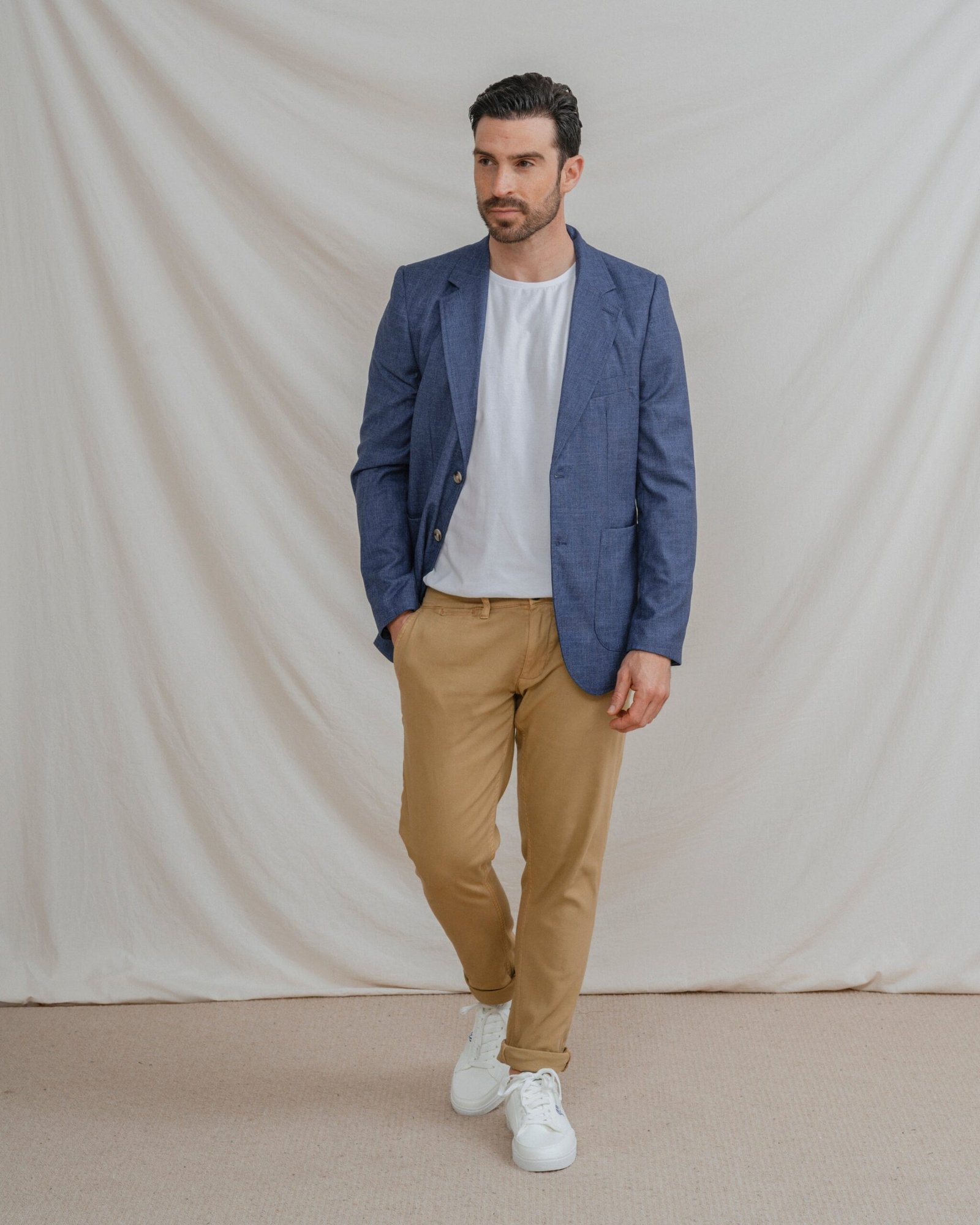 PANTALÓN CHINO SKINNY CROPPED CAMEL - Imagen 4
